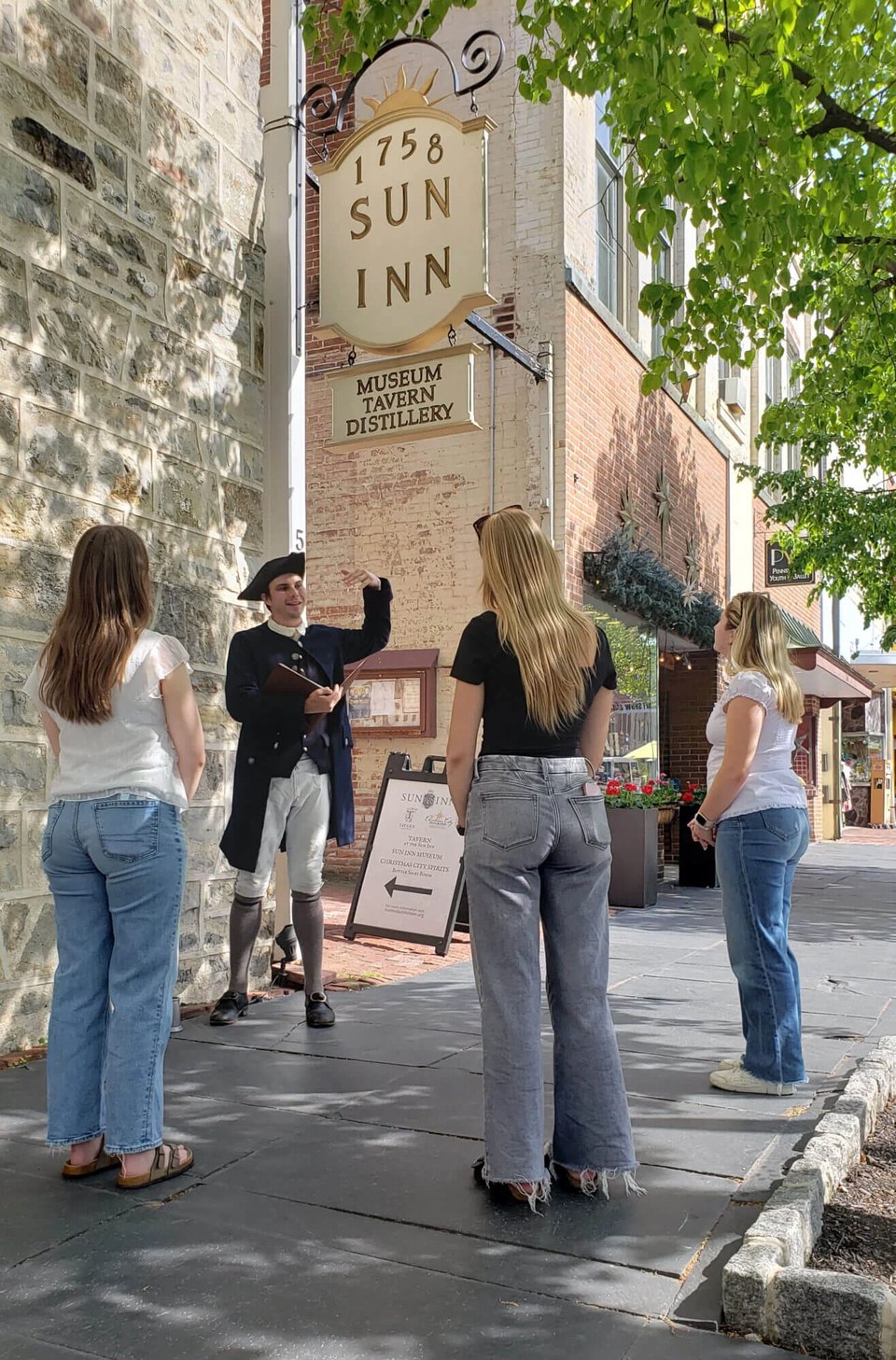 Ales & Tales: Revolutionary Pub Walking Tour