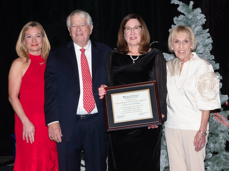 Holiday Dinner & Auction