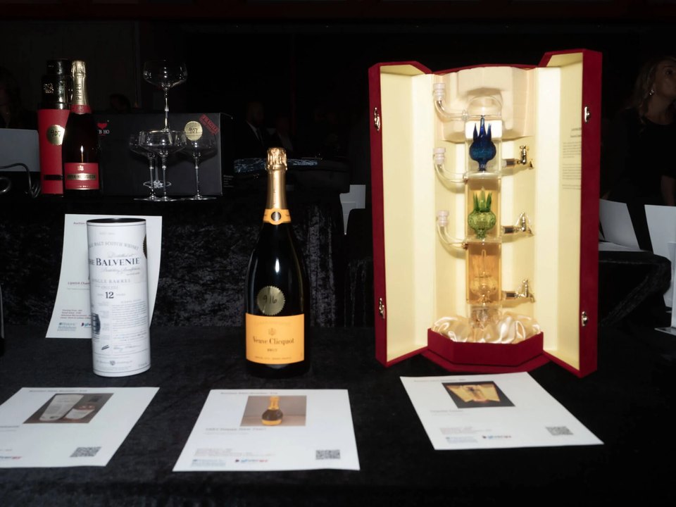 Holiday Dinner & Auction