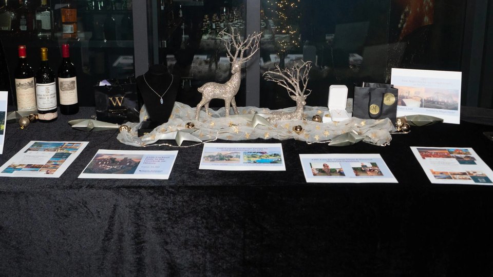 Holiday Dinner & Auction