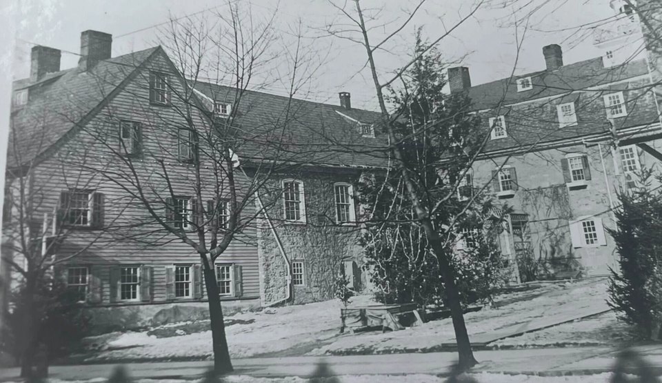 Christmas Tree outside Bell House and Sisters House 1916